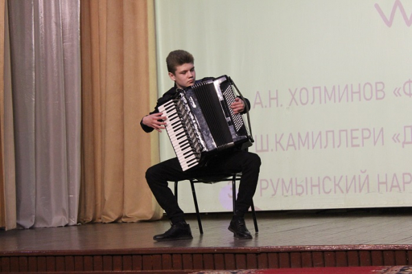  Стипендию Мэра Иркутского района получили девять юных музыкантов и художников 